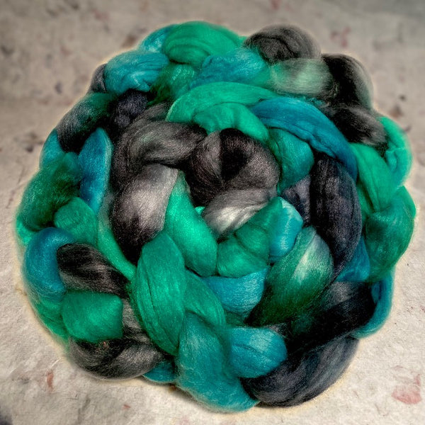 IxCHeL Fibre & Yarns Cashmere Fling Tops colourway Inkheart