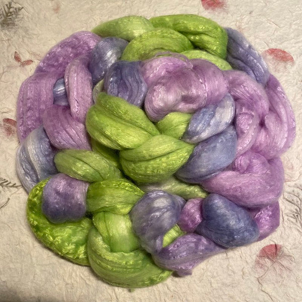IxCHeL Fibre & Yarns Cashmerino Silk Top colourway Interesting Times