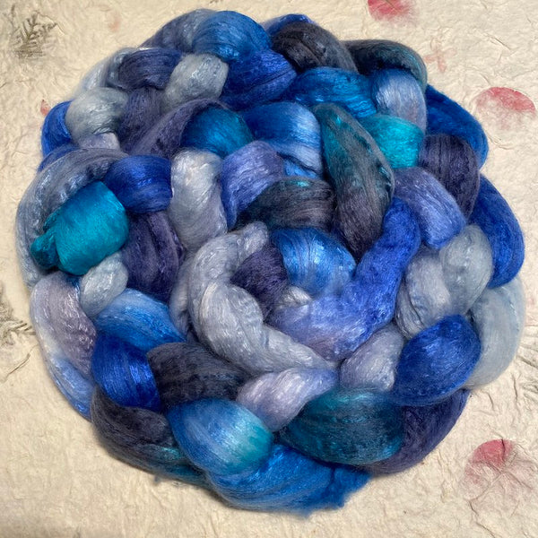 IxCHeL Fibre & Yarns Cashmerino Silk Top colourway Whale Song