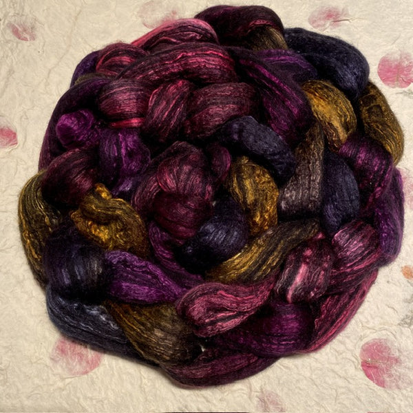 IxCHeL Fibre & Yarns Gothic Tops colourway Scylla