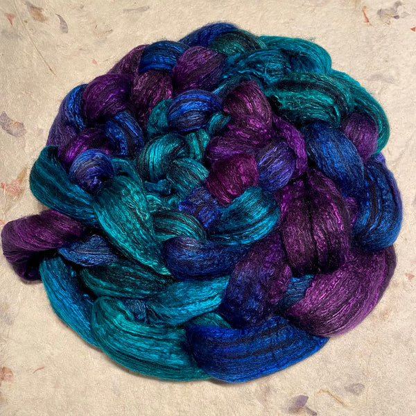 IxCHeL Fibre & Yarns Gothic Tops colourway Sourcery
