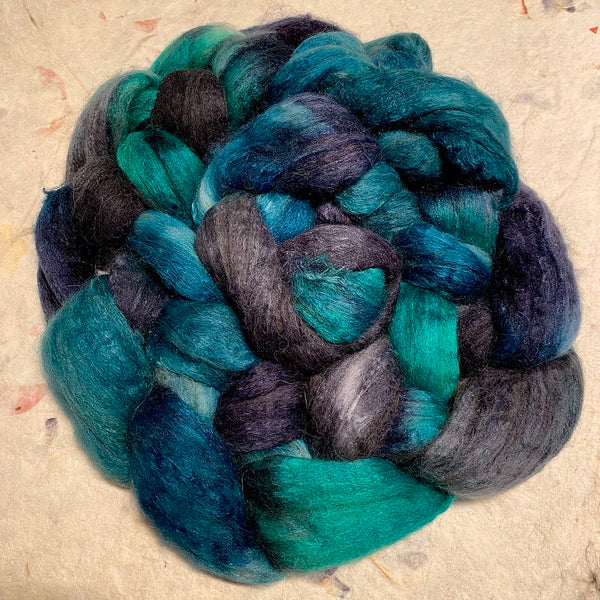 IxCHeL Fibre & Yarns Guanaco Blend Tops colourway Inkheart