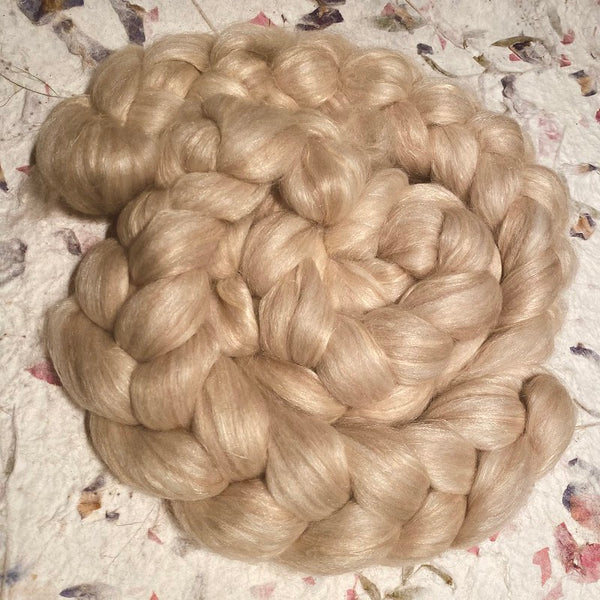 IxCHeL Fibre & Yarns Guanaco Blend Tops colourway Natural