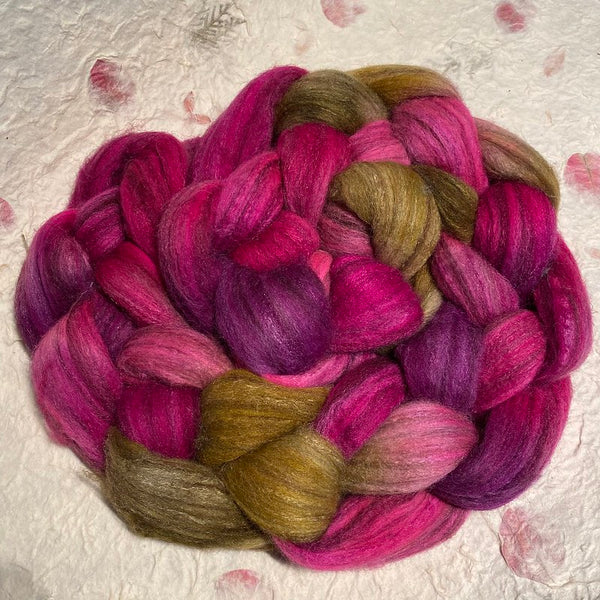 IxCHeL Fibre & Yarns Outlander Tops colourway Witches' Abroad