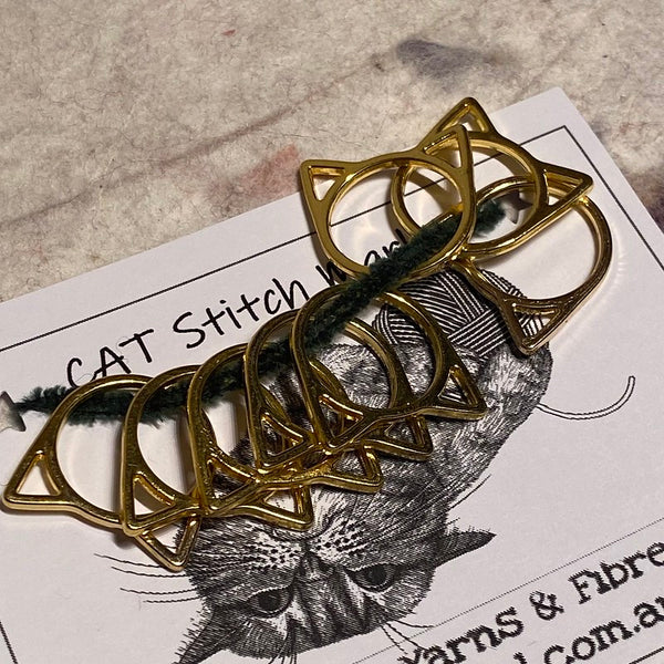 IxCHeL Fibre & Yarns Stitch Markers Cat Set closeup view