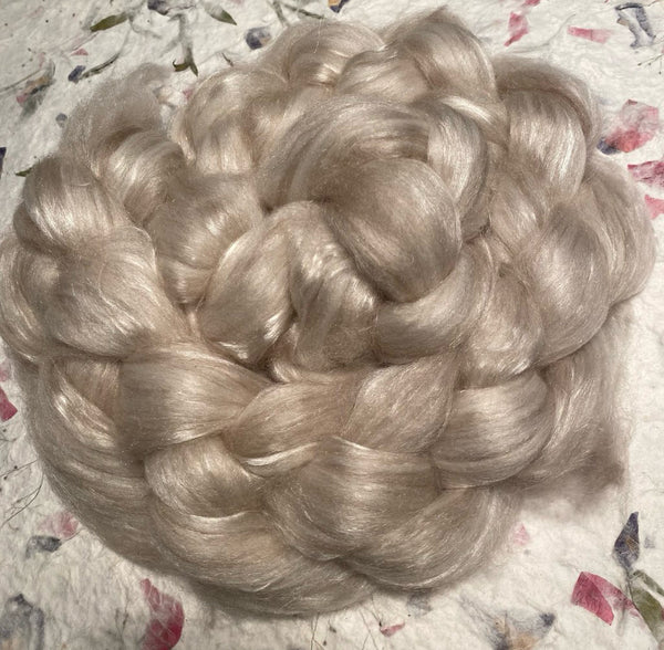 IxCHeL Fibre & Yarns Tundra Qiviut Blend Tops colourway Natural