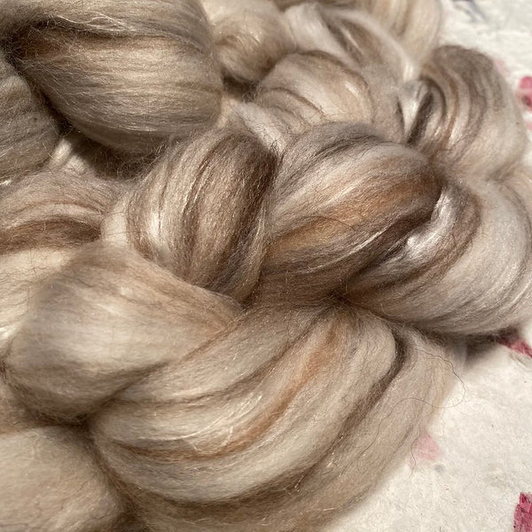 IxCHeL Fibre & Yarns Precious Tops colourway Natural Close up