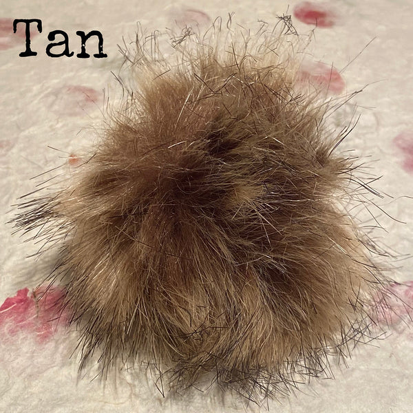 IxCHeL Fibre & Yarns Bunny Butt Pom Poms colourway Tan