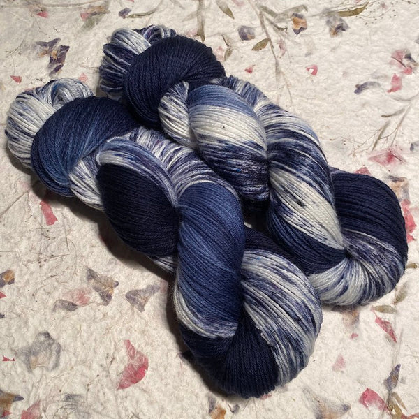 IxCHeL Fibre & Yarns 4ply Sock Yarn colourway Demin Splash