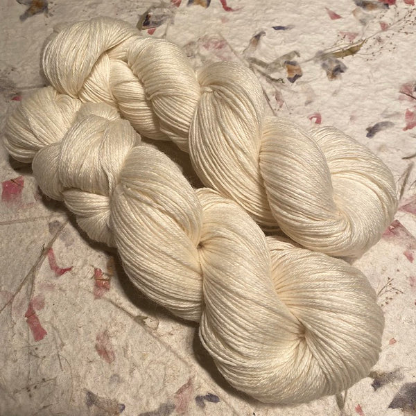 IxCHeL Fibre & Yarns 4ply Sock Yarn colourway Natural