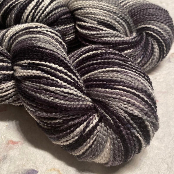 IxCHeL Fibre & Yarns Cotton Spiral Plied Yarn colourway Silver Surfer