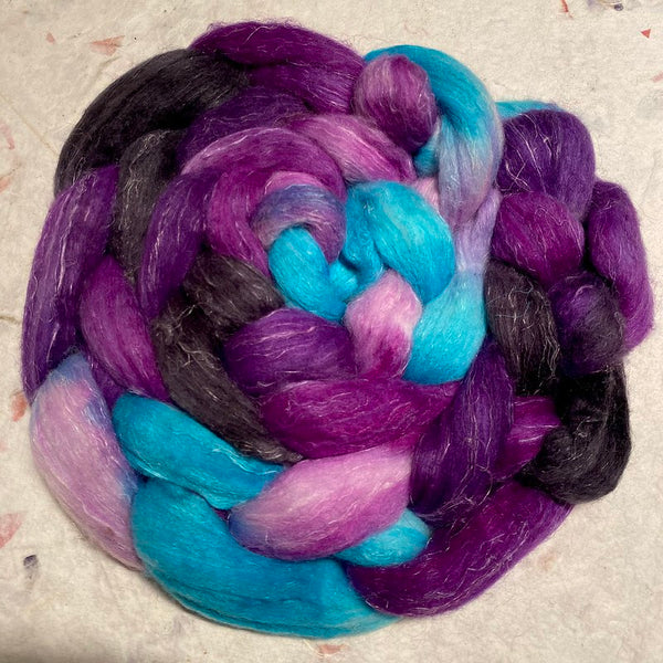IxCHeL Fibre & Yarns Happy Bunny Tops colourway Mort's Library