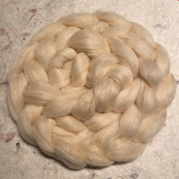 IxCHeL Fibre & Yarns Happy Bunny Tops colourway Natural