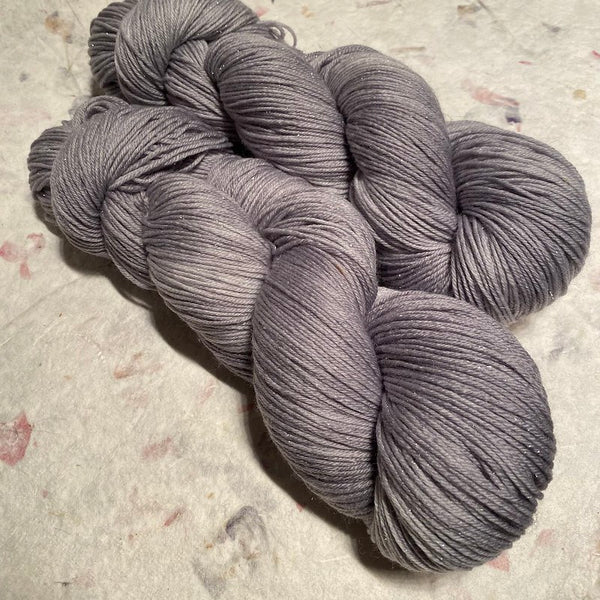 IxCHeL Fibre & Yarns Silver Star 4ply Sock Yarn colourway Silver
