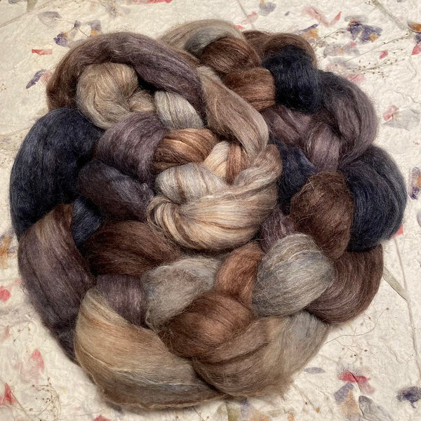 IxCHeL Fibre & Yarns Vampire Deer Tops colourway Pebble Lake