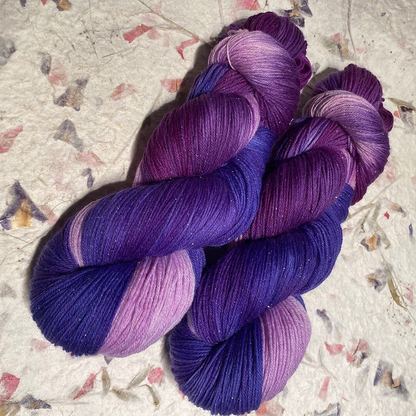 IxCHeL Fibre & Yarns Silver Star 4ply Sock Yarn colourway Stress Giggle
