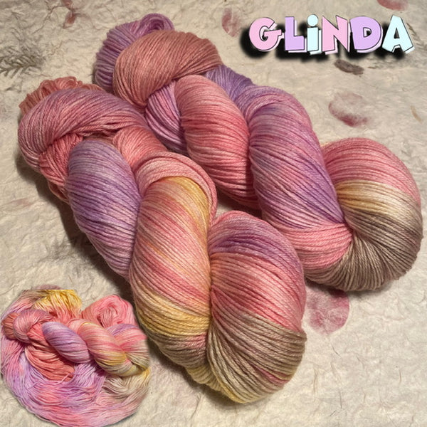 IxCHeL Fibre And Yarns 4ply Sock Yarn colourway Glinda