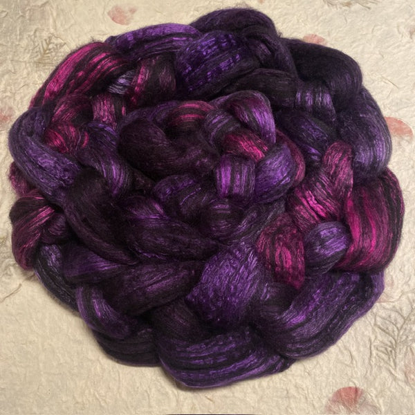 IxCHeL Fibre & Yarns Gothic Tops colourway Witchery