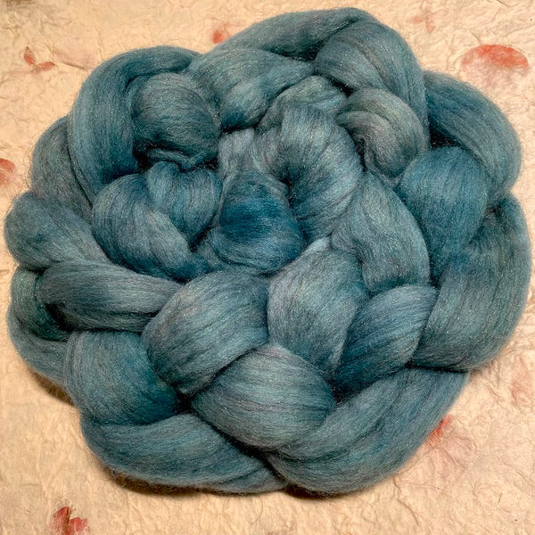 IxCHeL Fibre & Yarns Magic Tops colourway Frost dyed with Woad