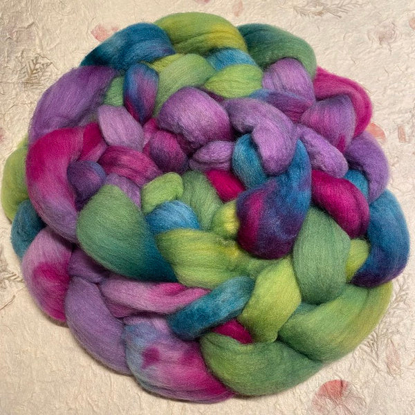 IxCHeL Fibre & Yarns Mithril Merino Tops colourway Belladonna