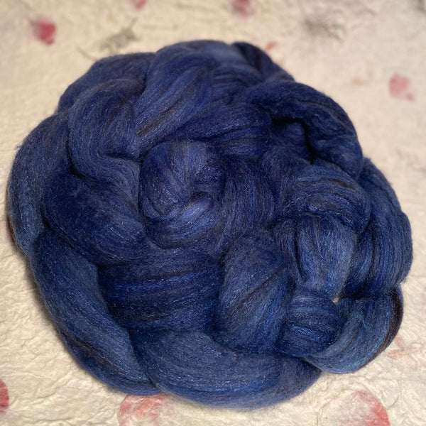 IxCHeL Fibre & Yarns Outlander Tops colourway Inverness Sky dyed with True Indigo