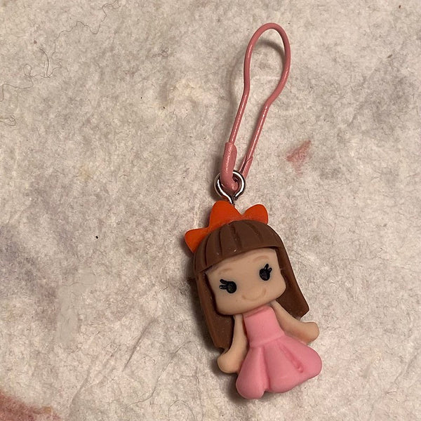 IxCHeL Fibre And Yarns Stitch Marker Fairytale Princess range Close up
