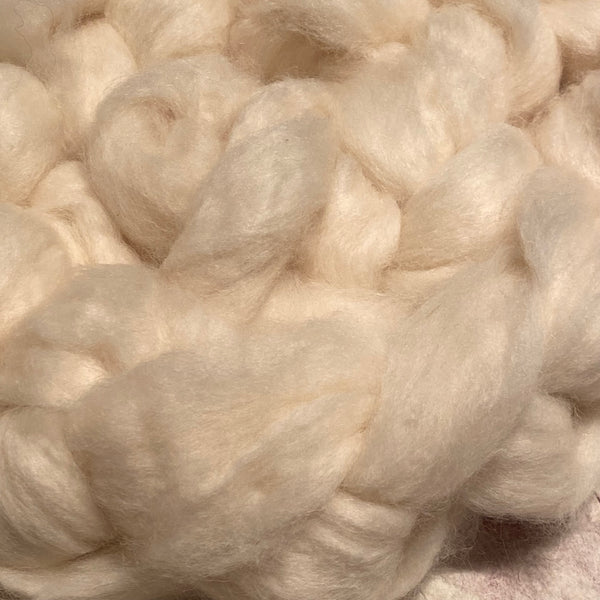 IxCHeL Fibre & Yarns Tibetan Yak Top colourway Ivory close up