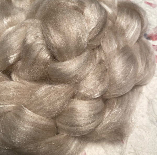IxCHeL Fibre And Yarns Tundra Qiviut Tops colourway Natural Close Up