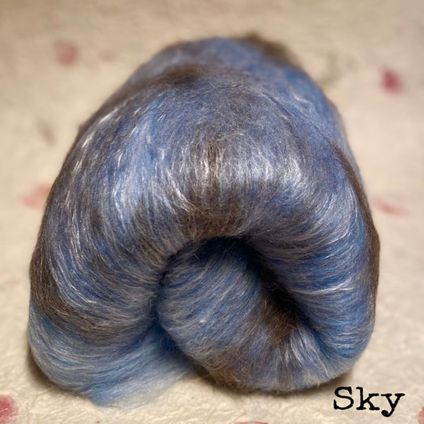 IxCHeL Fibre And Yarns Wallaby Cashmere Merino Silk Batts colourway Sky