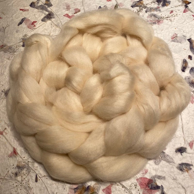 IxCHeL Fibre & Yarns BFL Cashmere Top colourway Natural