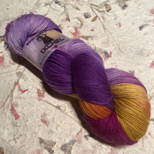 IxCHeL Fibre & Yarns 4ply Sock Yarn colourway Crocus