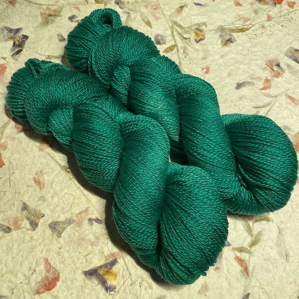 IxCHeL Fibre & Yarns Cashmere Merino Silk 4ply Yarn colourway Elven Green