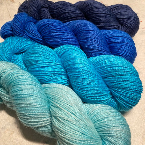 IxCHeL Fibre And Yarns 4ply Sock Yarn Geogradient Set colours of the Sky