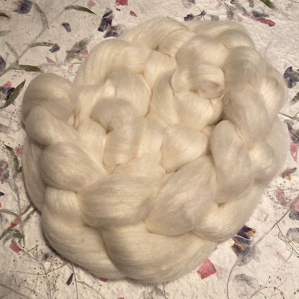 IxCHeL Fibre And Yarns North Ronaldsay Blend Tops colourway Natural