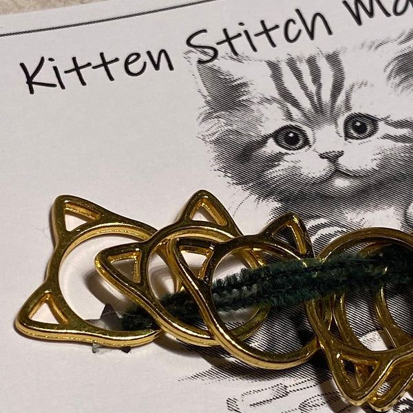 IxCHeL Fibre And Yarns Stitch Markers Set Kitten close up Poster