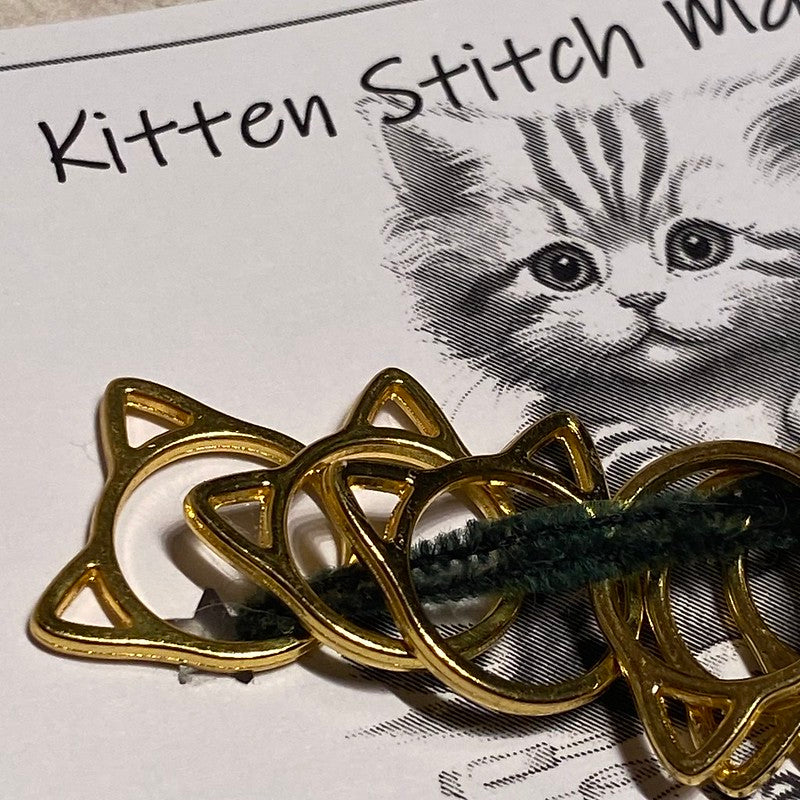 IxCHeL Fibre & Yarns Stitch Markers Kitten Set close up