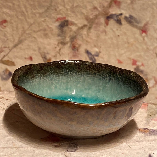 IxCHeL Fibre & Yarns Ceramic Spindle Bowl  side on view