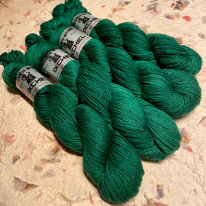 IxCHeL Fibre & Yarns Silver Star 50 gram 4ply Sock Yarn colourway Go Green